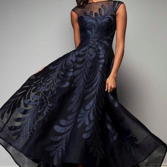 Hynes Park Dresses & Skirts - Hynes Park Black Floral Embroidered A-line Dress